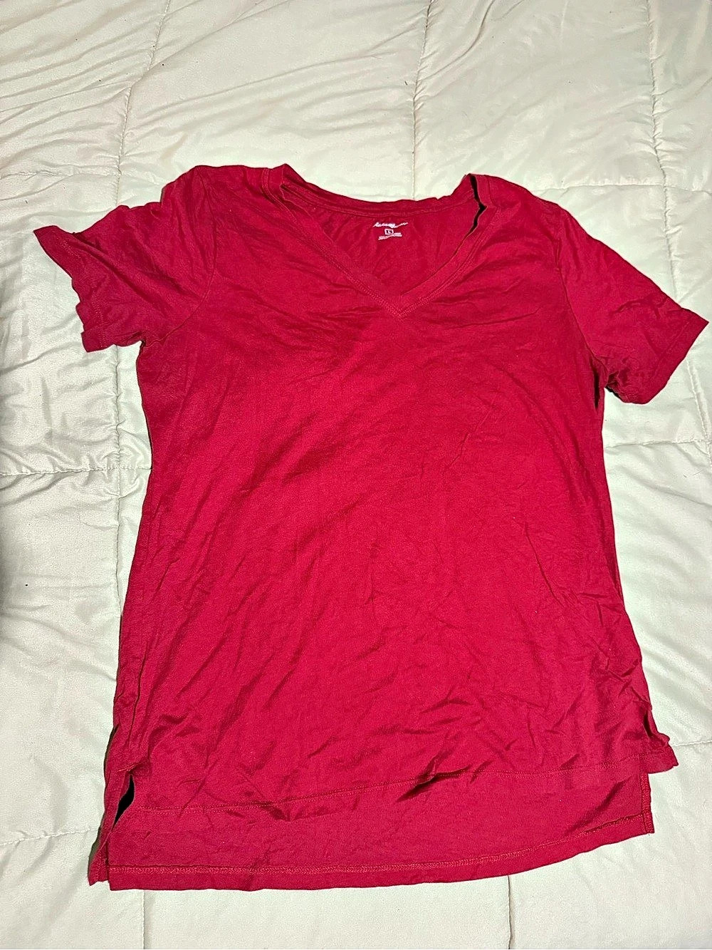 Eddie Bauer Women's Everyday Short-Sleeve V-Neck T-Shirt Red Large